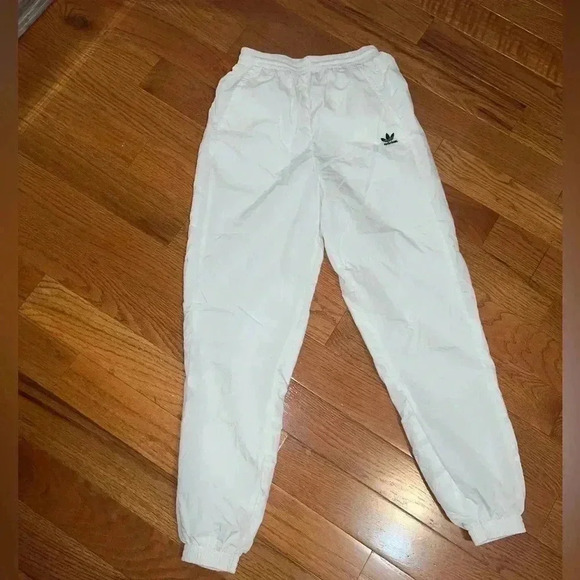 Size XS Adidas  white jogger - Picture 1 of 3